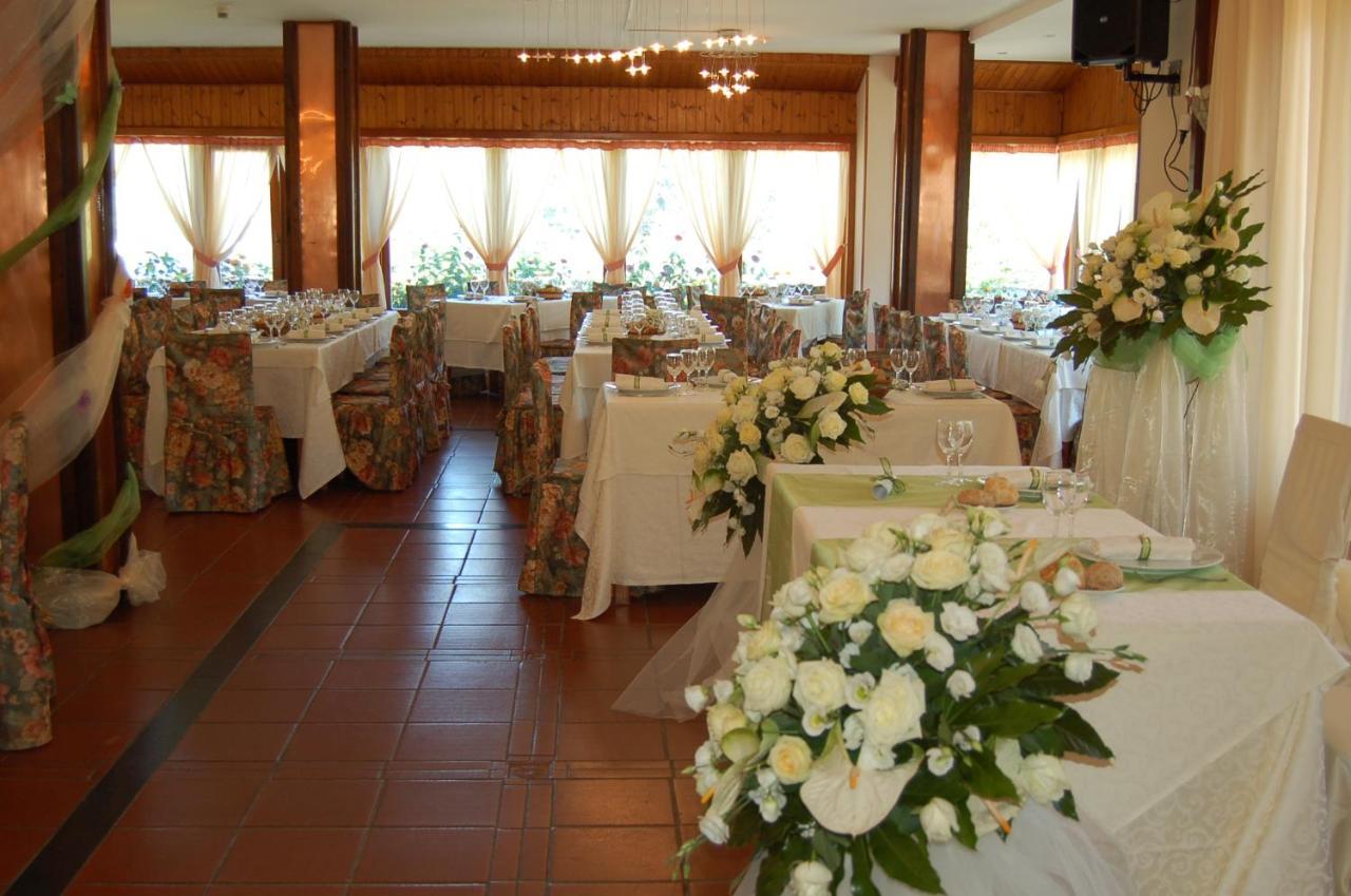 Hotel Lo Sciatore Cotronei ภายนอก รูปภาพ