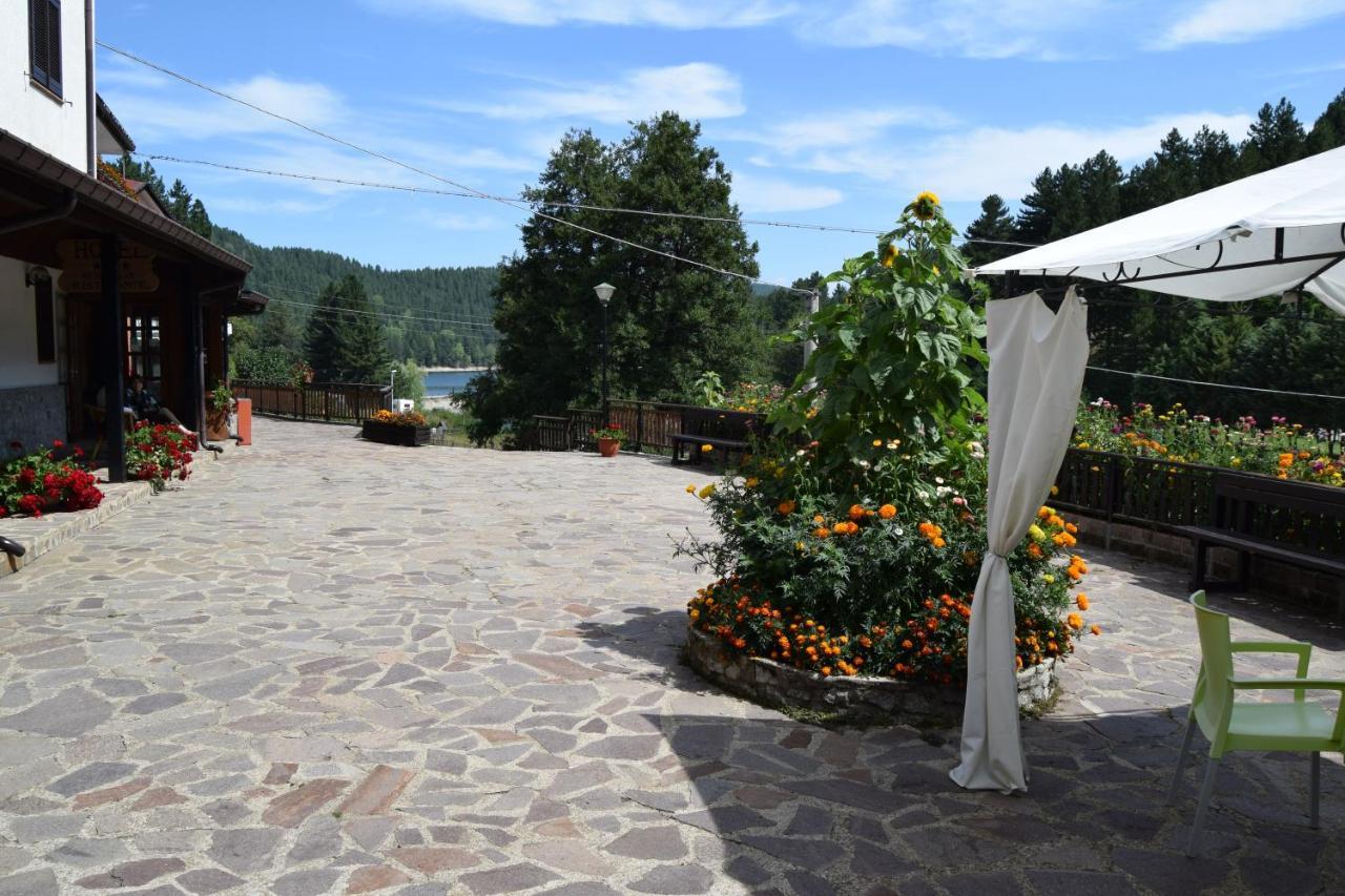 Hotel Lo Sciatore Cotronei ภายนอก รูปภาพ