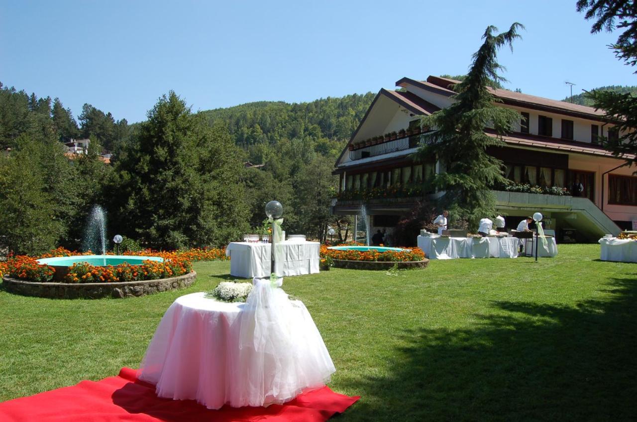 Hotel Lo Sciatore Cotronei ภายนอก รูปภาพ