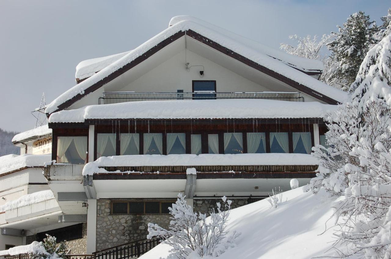 Hotel Lo Sciatore Cotronei ภายนอก รูปภาพ
