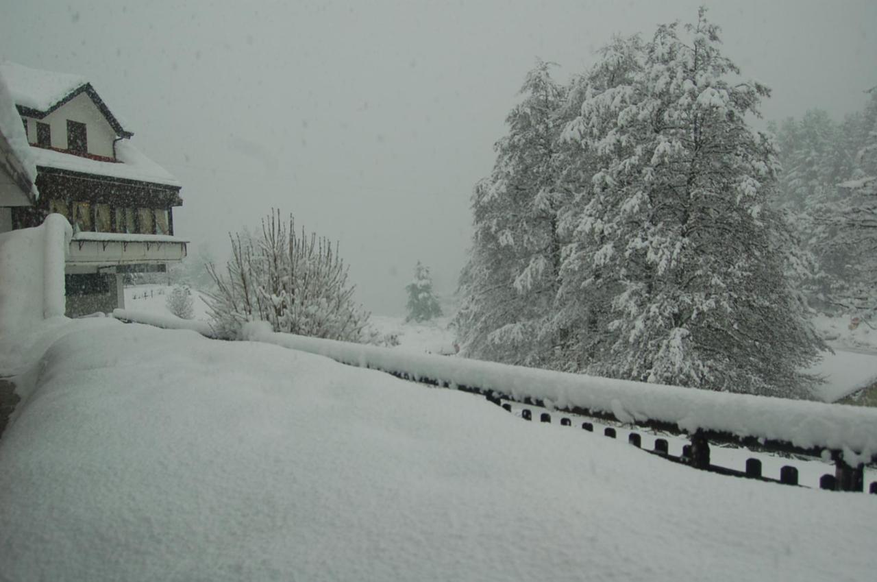 Hotel Lo Sciatore Cotronei ภายนอก รูปภาพ