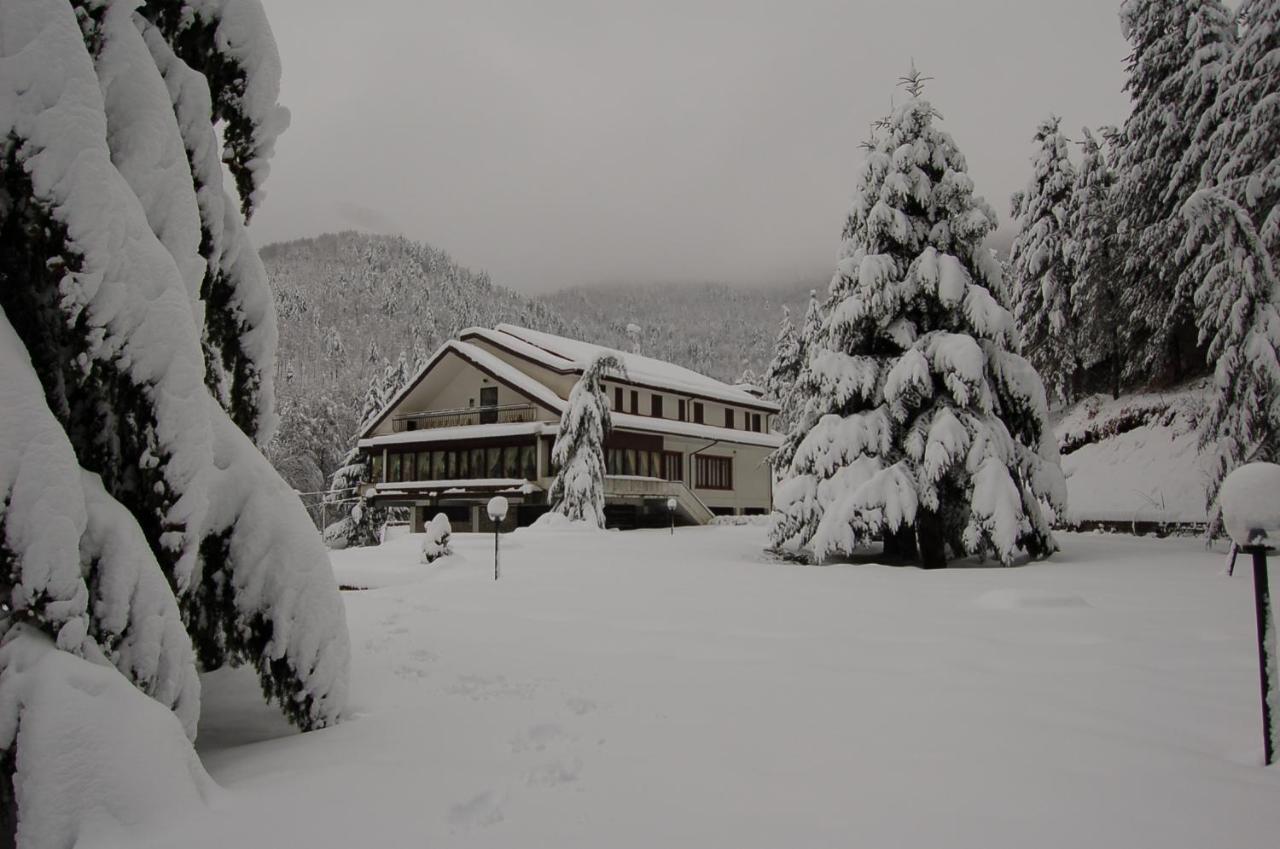 Hotel Lo Sciatore Cotronei ภายนอก รูปภาพ