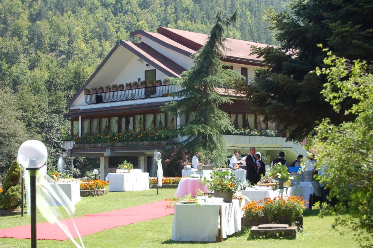 Hotel Lo Sciatore Cotronei ภายนอก รูปภาพ