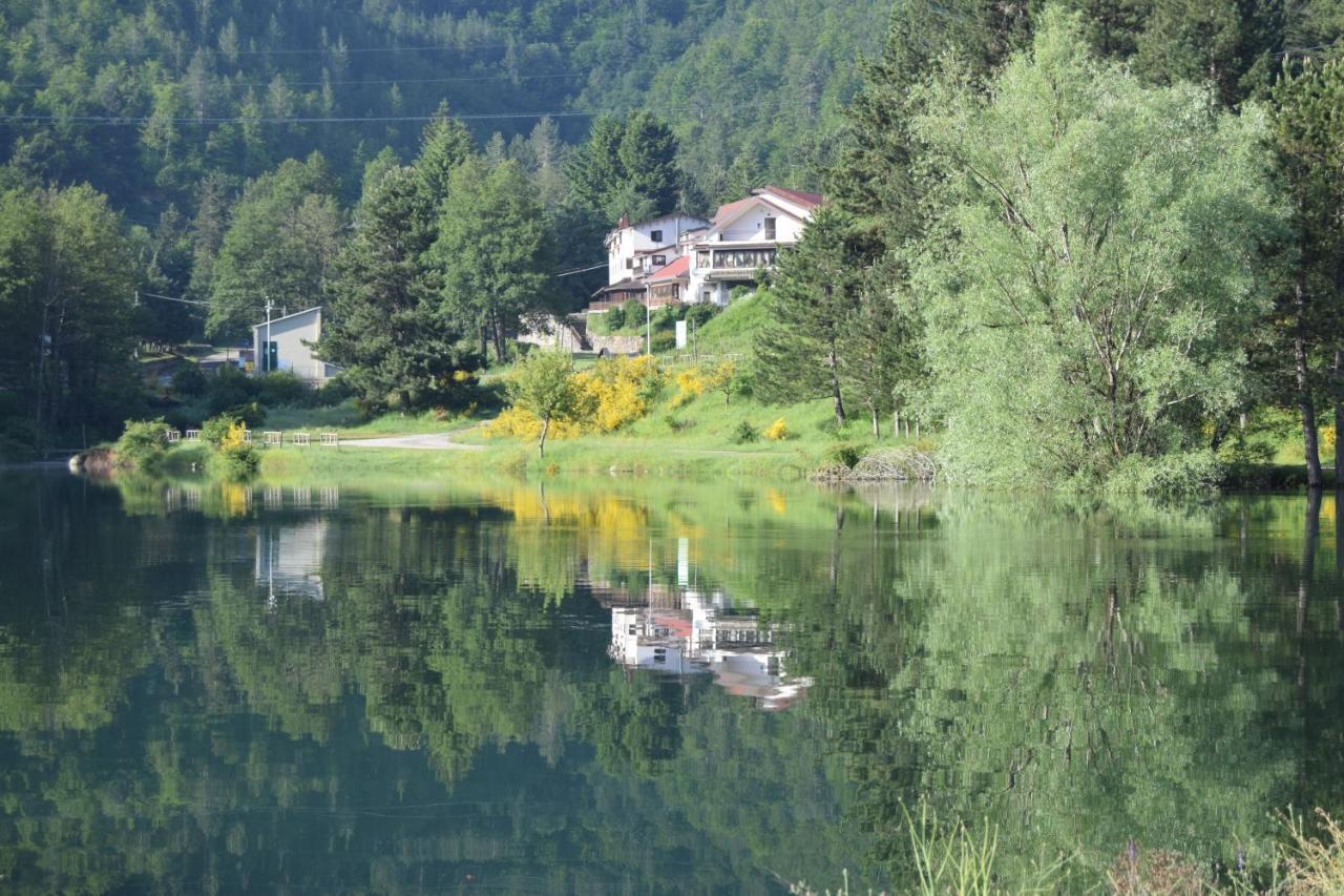 Hotel Lo Sciatore Cotronei ภายนอก รูปภาพ